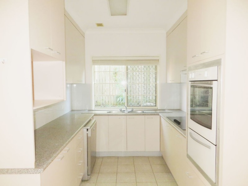 1 Wyara Close, Westlake QLD 4074