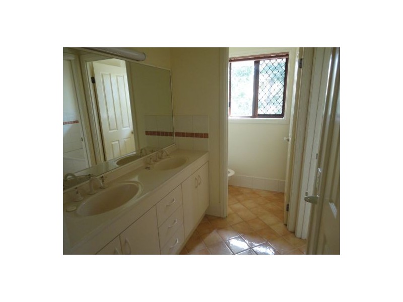 Mount Ommaney QLD 4074