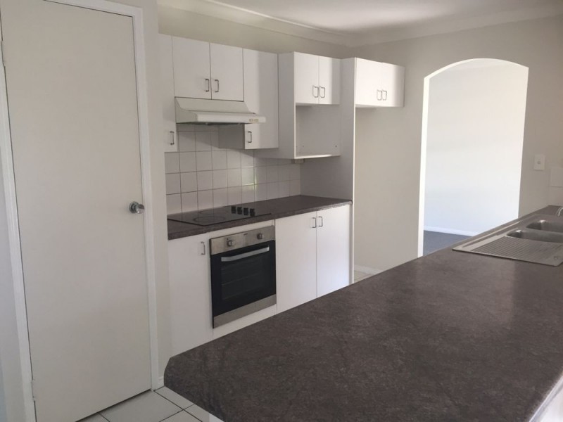 494 Westlake Drive, Riverhills QLD 4074