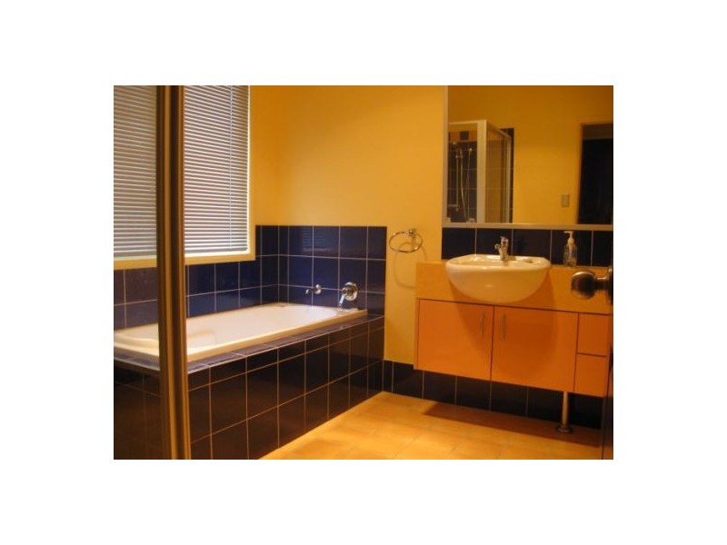 Mount Ommaney QLD 4074