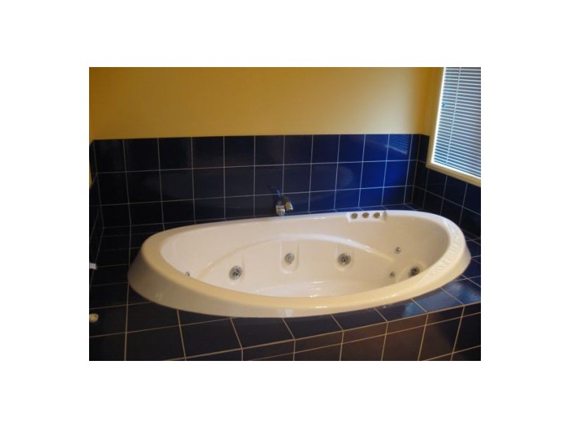 Mount Ommaney QLD 4074