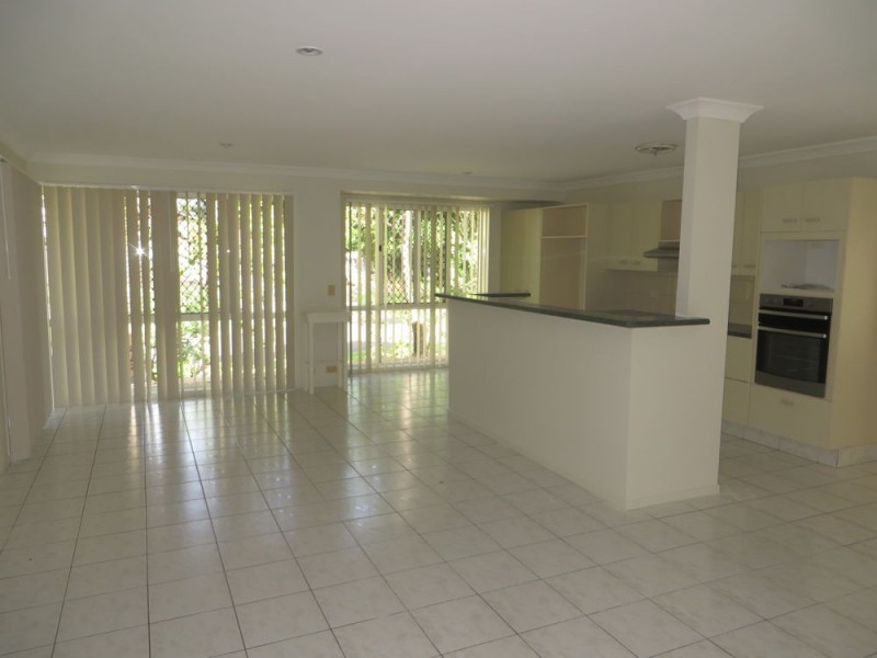 1 Harold Close, Sinnamon Park QLD 4073