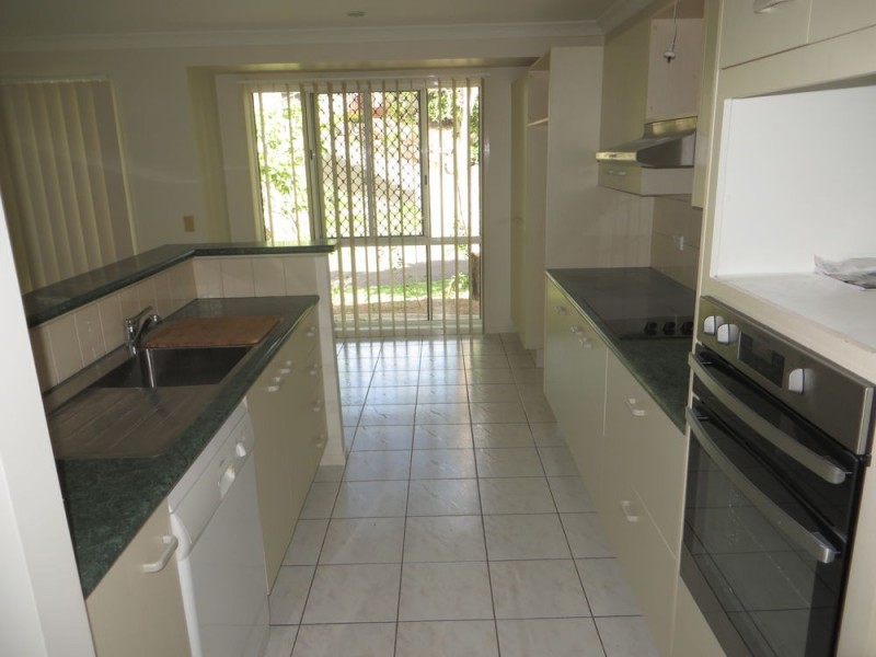 1 Harold Close, Sinnamon Park QLD 4073