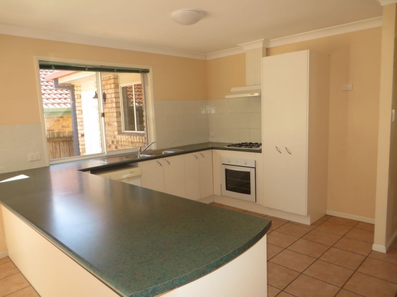 32 Acorn Circuit, Forest Lake QLD 4078