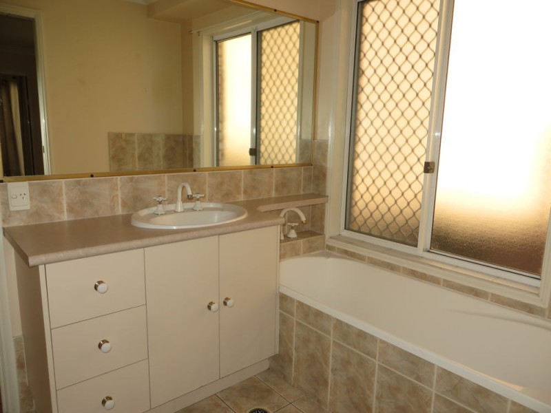 32 Acorn Circuit, Forest Lake QLD 4078