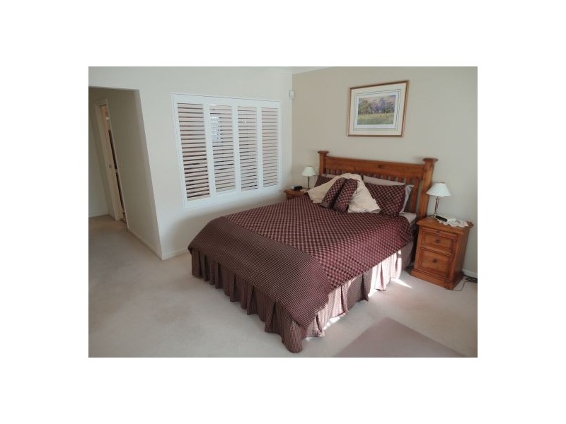 Mount Ommaney QLD 4074