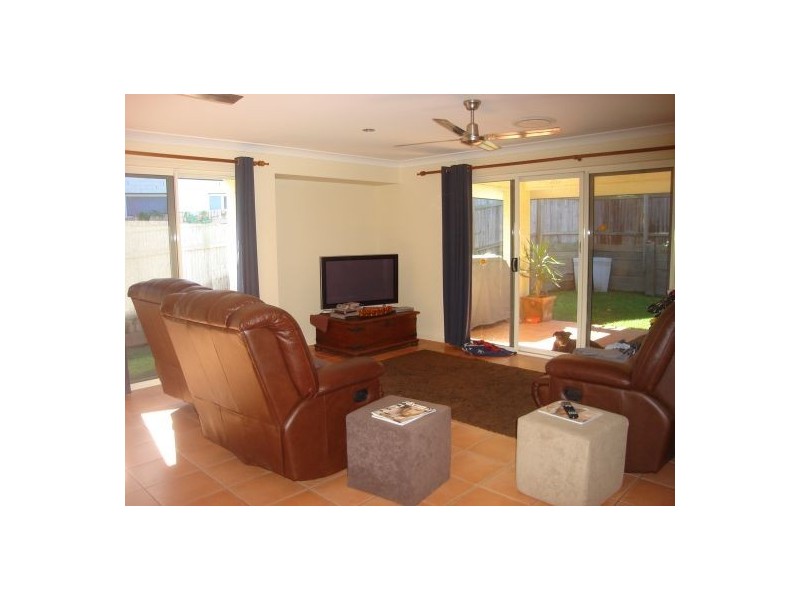 Seventeen Mile Rocks QLD 4073