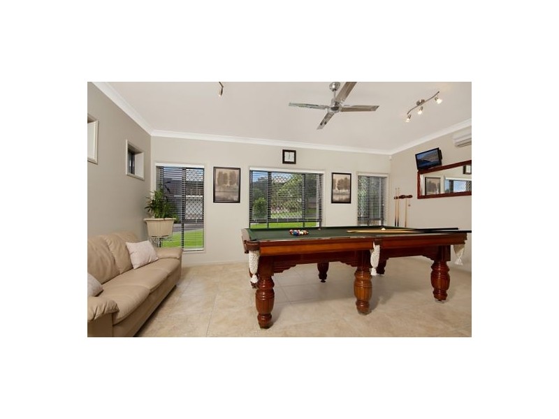 Seventeen Mile Rocks QLD 4073