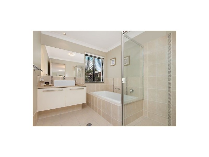 Seventeen Mile Rocks QLD 4073