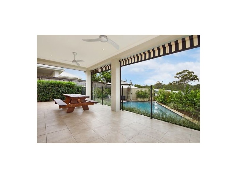 Seventeen Mile Rocks QLD 4073