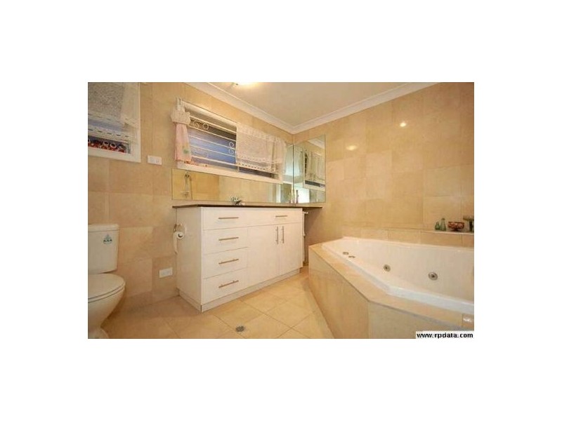 Mount Ommaney QLD 4074