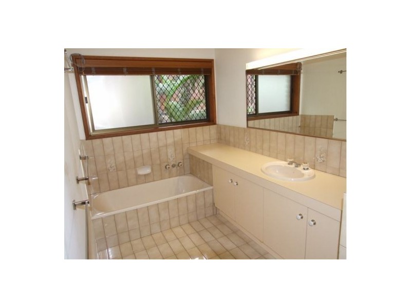 12 Aleida Street, Sinnamon Park QLD 4073