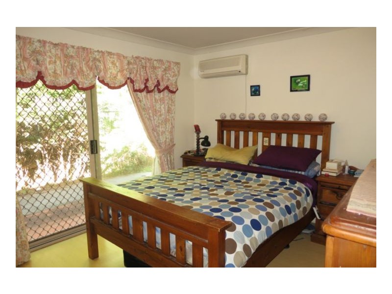 Seventeen Mile Rocks QLD 4073