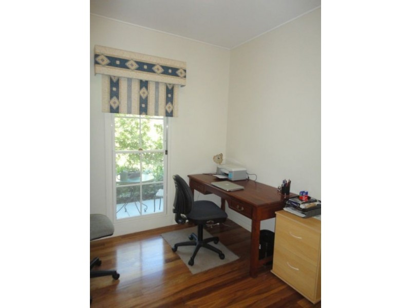 Mount Ommaney QLD 4074