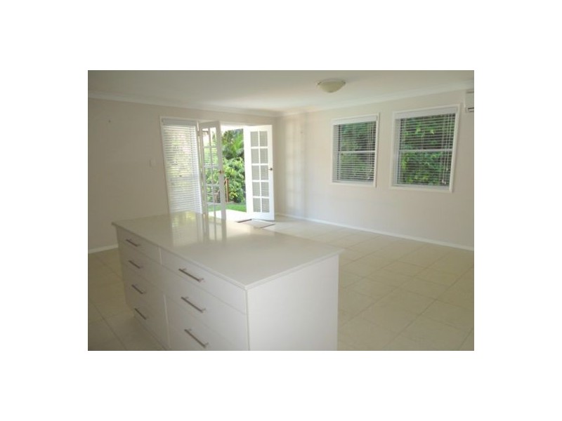 Mount Ommaney QLD 4074