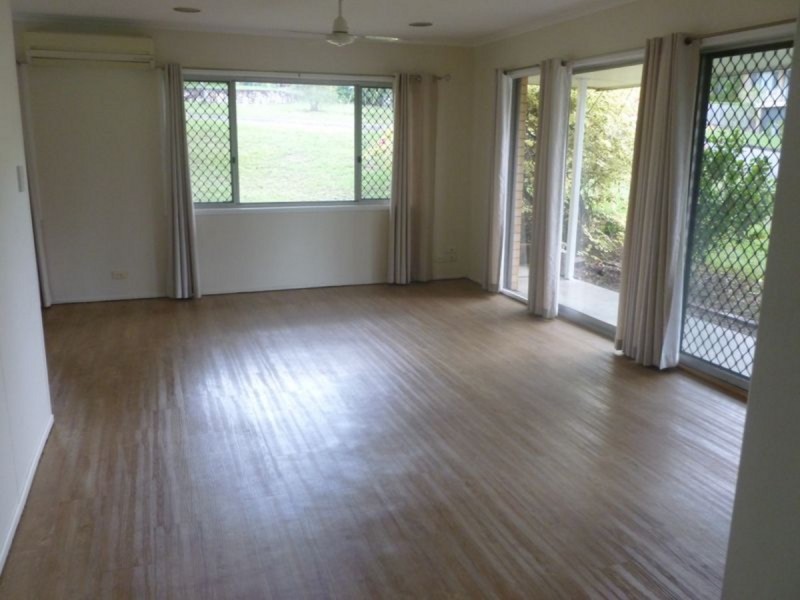 4 Bollard Street, Jamboree Heights QLD 4074