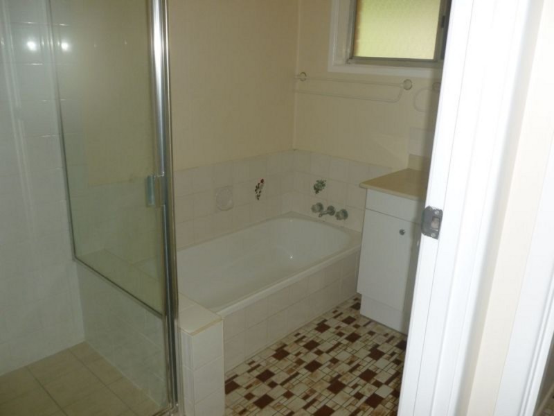 4 Bollard Street, Jamboree Heights QLD 4074