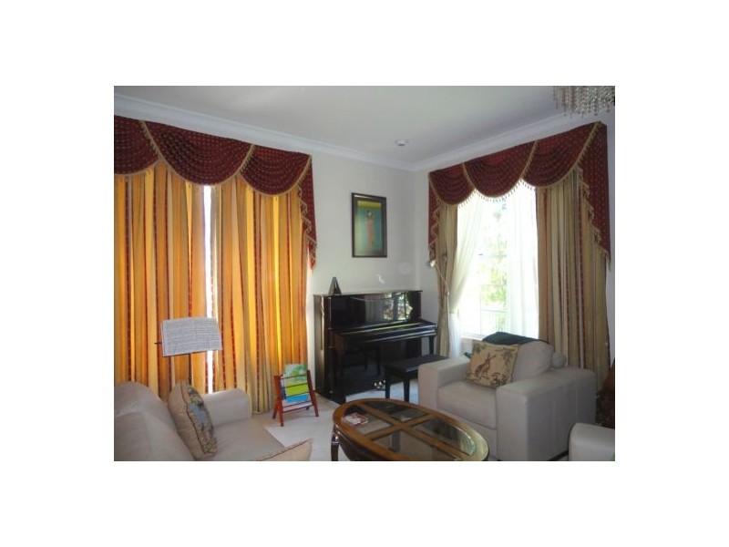 Mount Ommaney QLD 4074