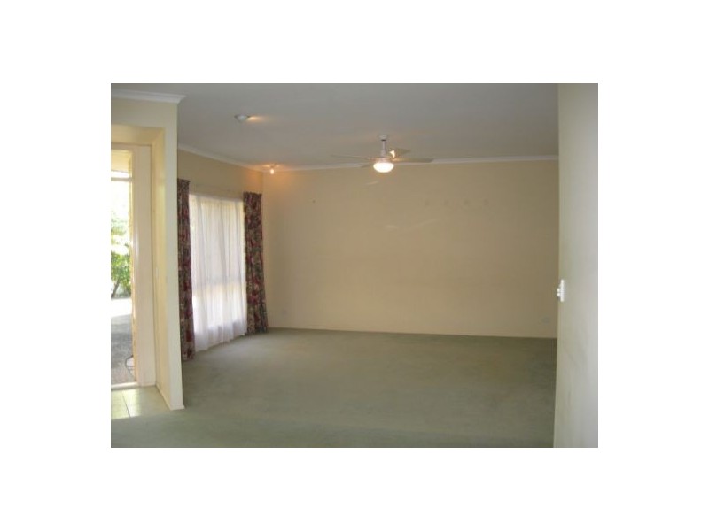 5  Cringle Place, Mount Ommaney QLD 4074