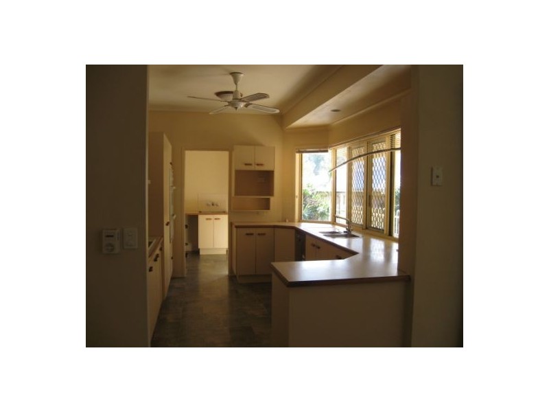 5  Cringle Place, Mount Ommaney QLD 4074