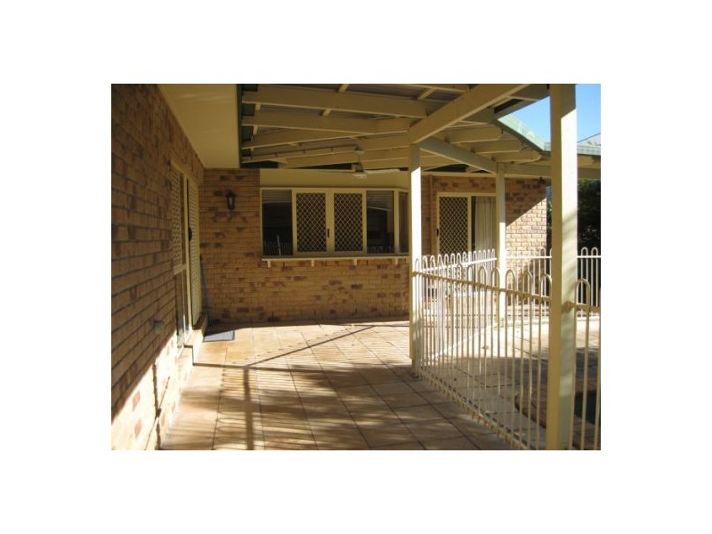 5  Cringle Place, Mount Ommaney QLD 4074