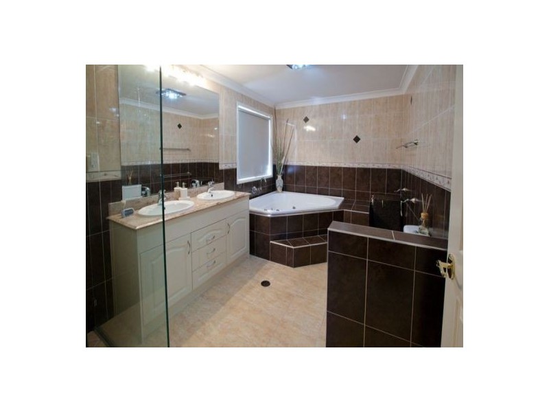 5  Coopers Court, Sinnamon Park QLD 4073