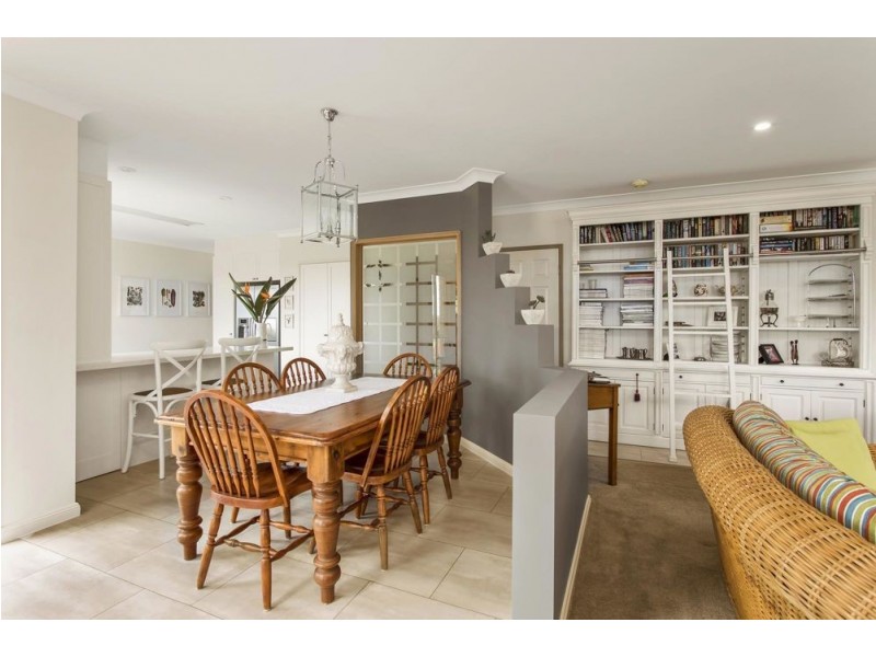 Mount Ommaney QLD 4074