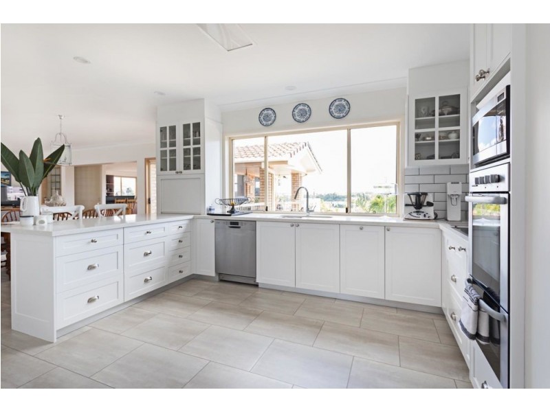 Mount Ommaney QLD 4074