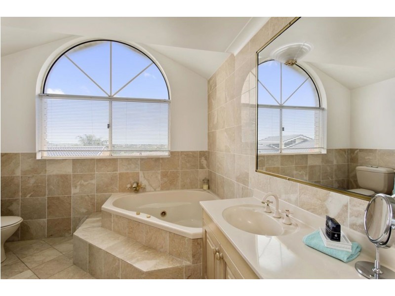 Mount Ommaney QLD 4074