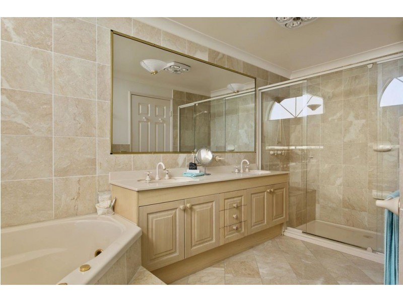 Mount Ommaney QLD 4074