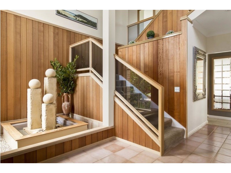 Mount Ommaney QLD 4074