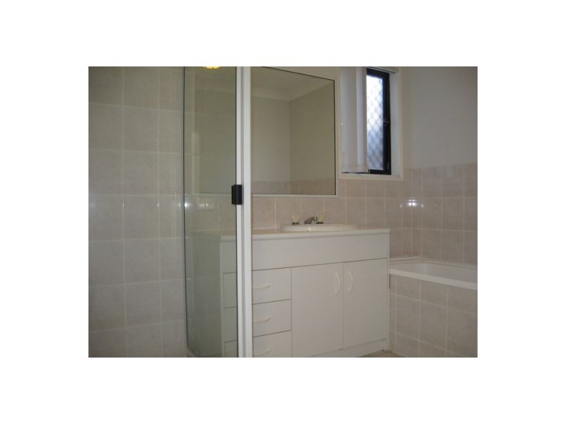 3 Wandi Close, Riverhills QLD 4074