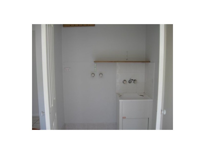 3 Wandi Close, Riverhills QLD 4074