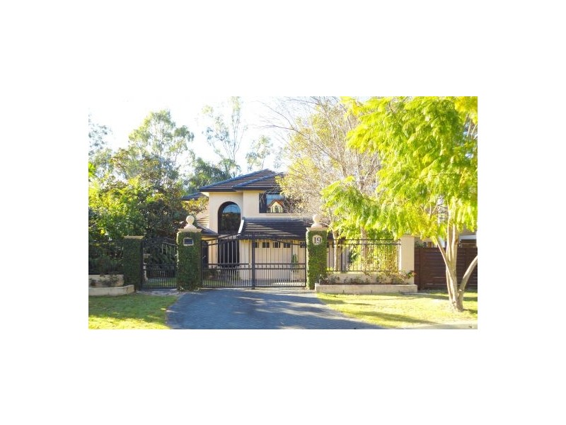 19 Alexandrina Cct, Forest Lake QLD 4078