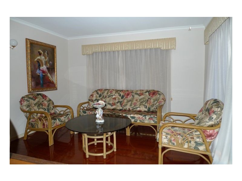 Mount Ommaney QLD 4074