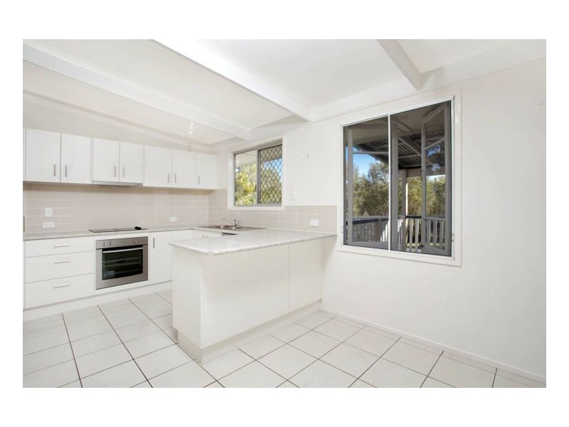 Oxley QLD 4075