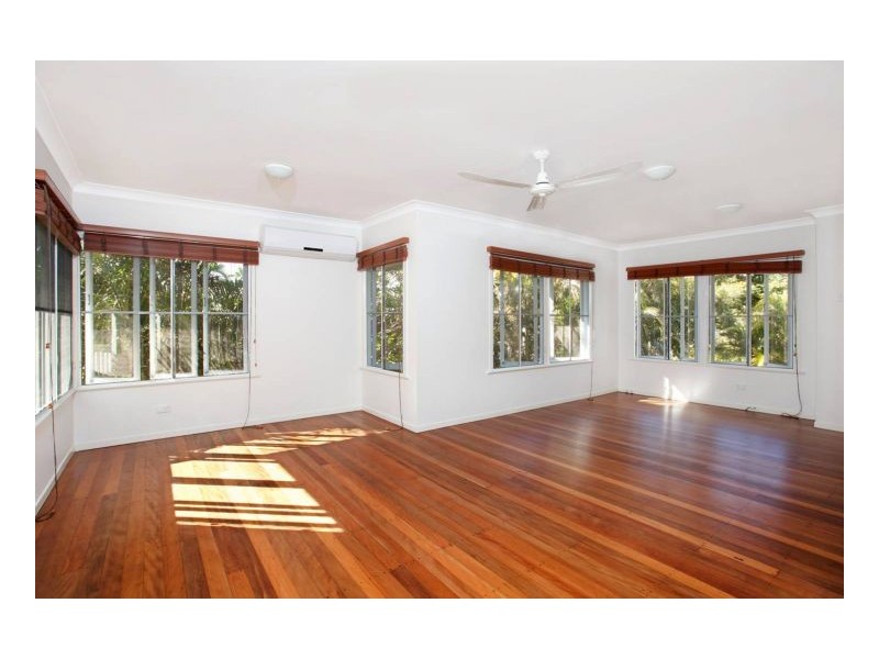 Oxley QLD 4075
