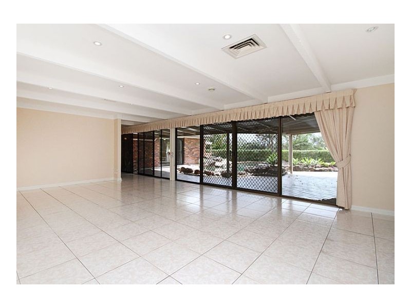 Mount Ommaney QLD 4074