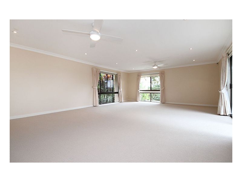 Mount Ommaney QLD 4074