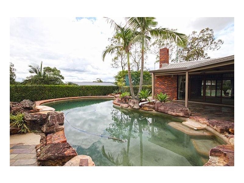 Mount Ommaney QLD 4074