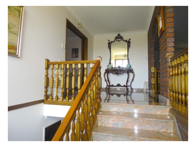 Mount Ommaney QLD 4074