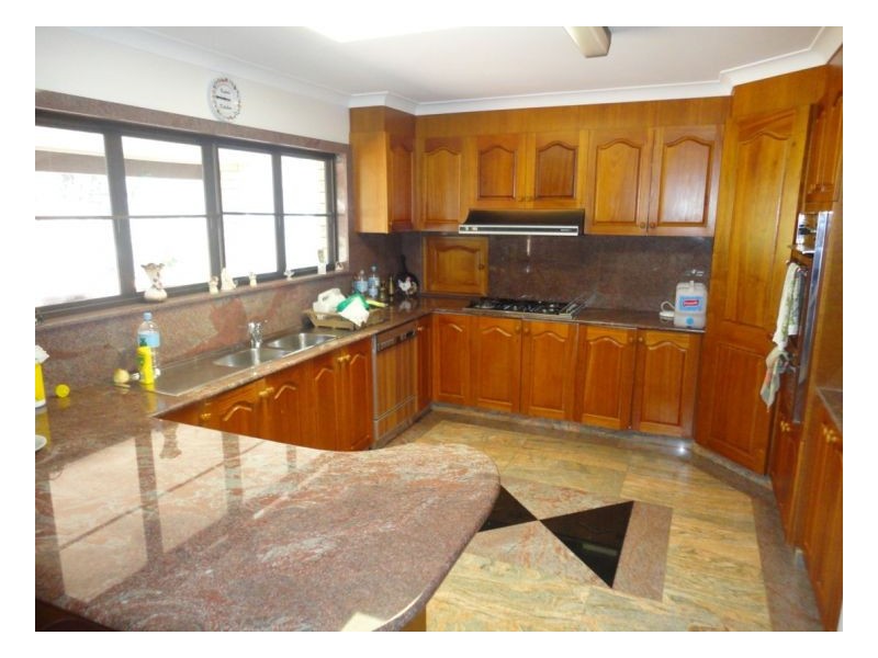 Mount Ommaney QLD 4074