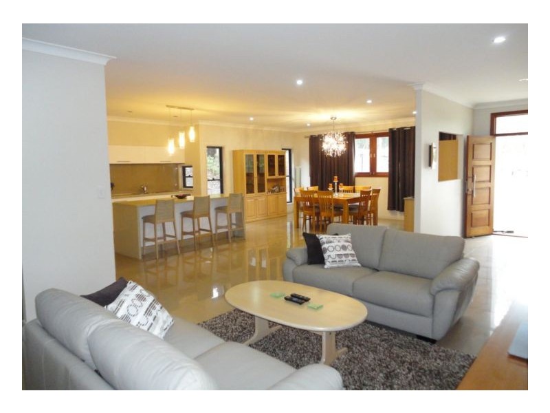 Seventeen Mile Rocks QLD 4073