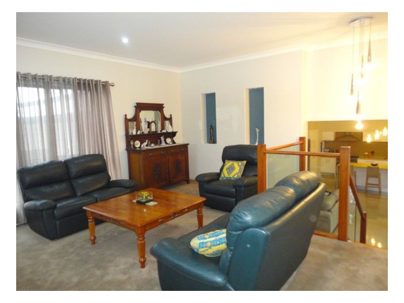 Seventeen Mile Rocks QLD 4073