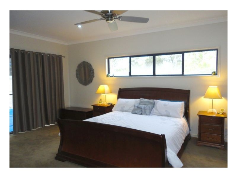 Seventeen Mile Rocks QLD 4073