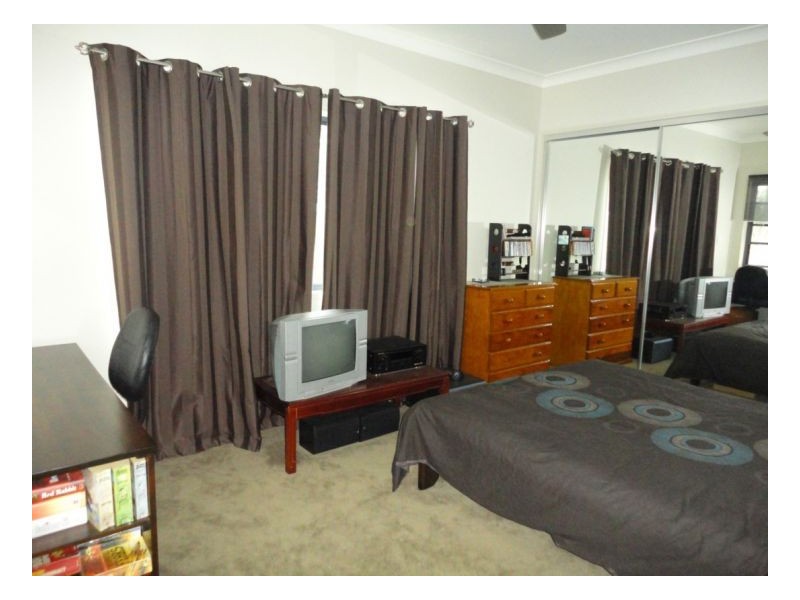 Seventeen Mile Rocks QLD 4073