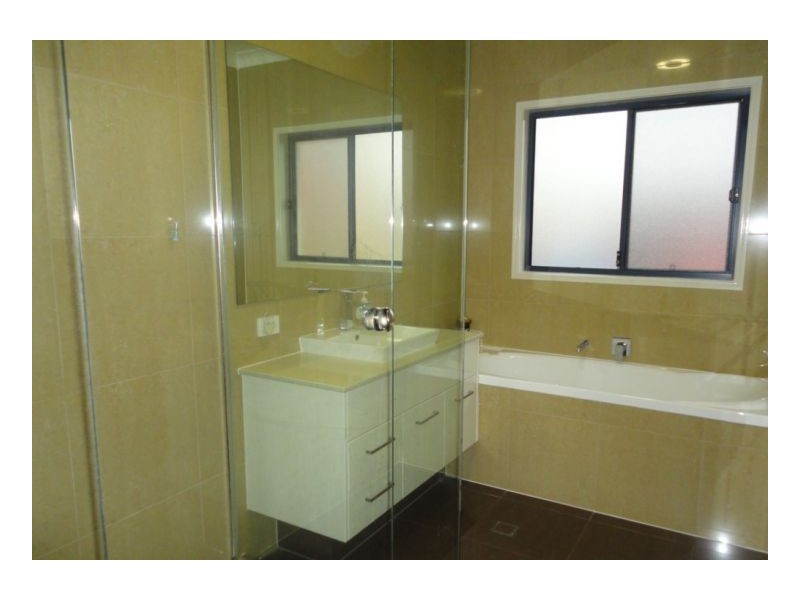 Seventeen Mile Rocks QLD 4073