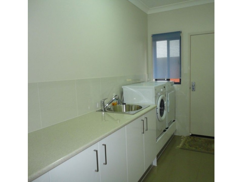 Seventeen Mile Rocks QLD 4073