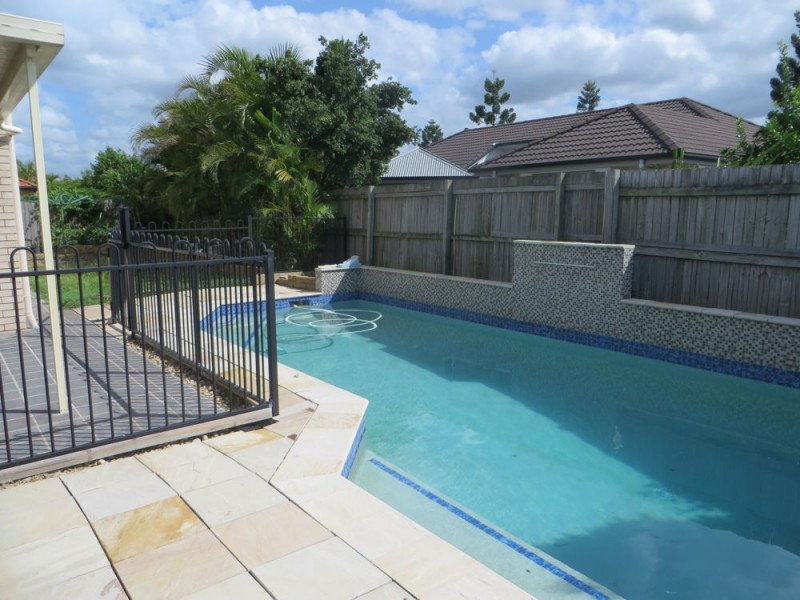 11 LAUREN COURT, Sinnamon Park QLD 4073