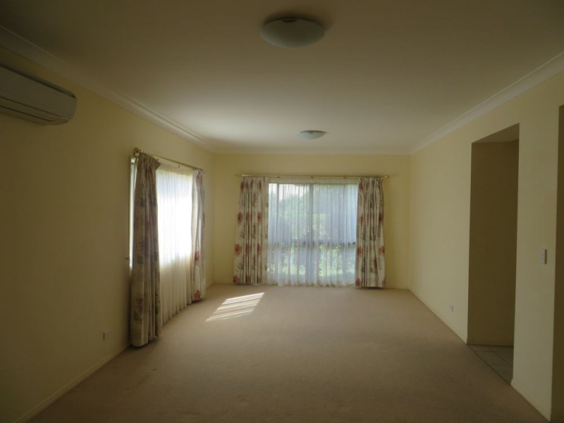 11 LAUREN COURT, Sinnamon Park QLD 4073